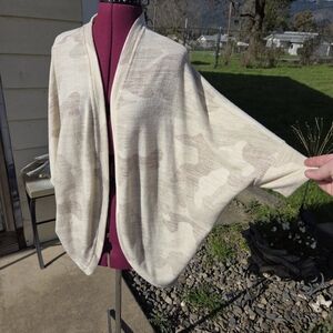 NWT Women's Super Soft Camouflage Cardigan Sweater LuLaRoe. Size L. SSCP